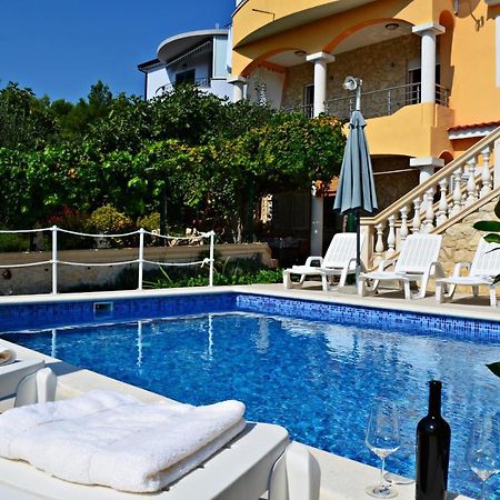 Apartments Villa Ra Zaboric Exteriör bild