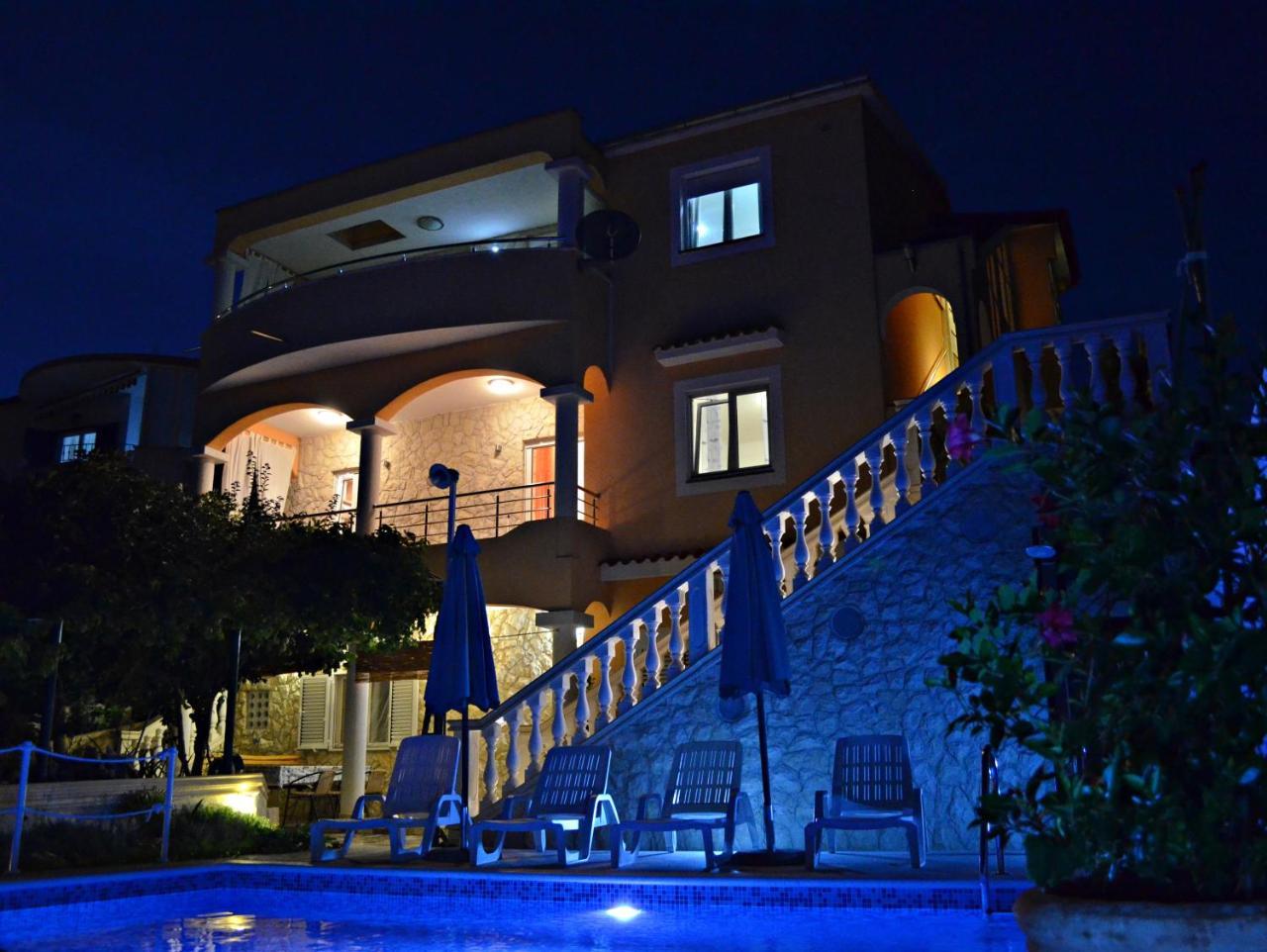 Apartments Villa Ra Zaboric Exteriör bild